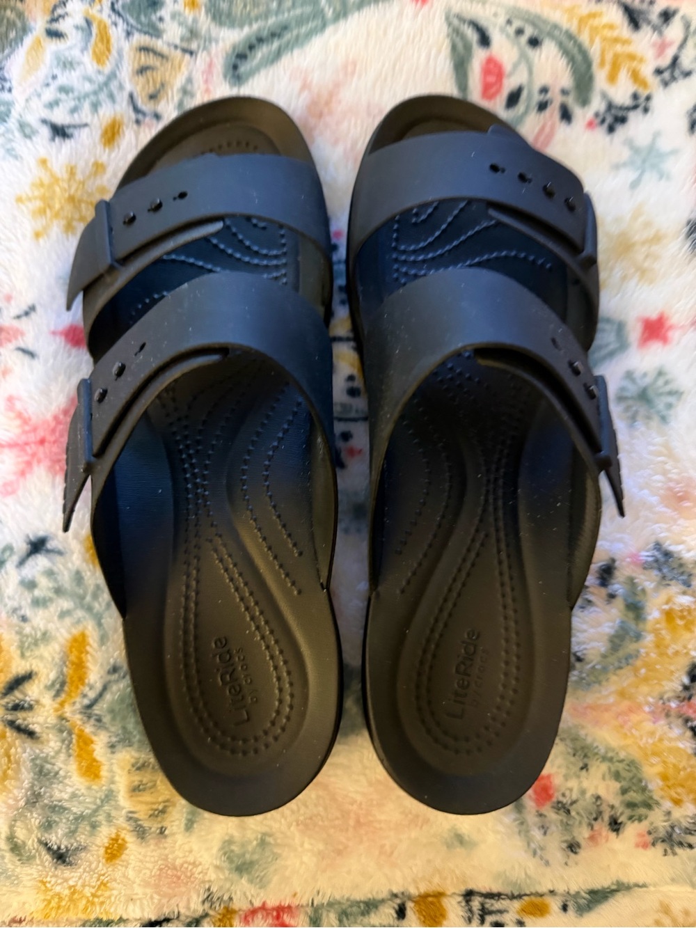 Crocs sz 11 women’s Blk Dual-Strap Slide Sandals